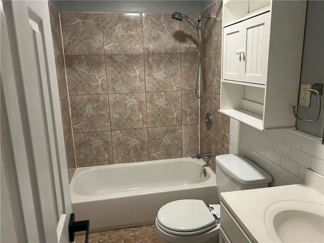 $1,800 | 2716 Riverland Drive, Chalmette, LA 70043