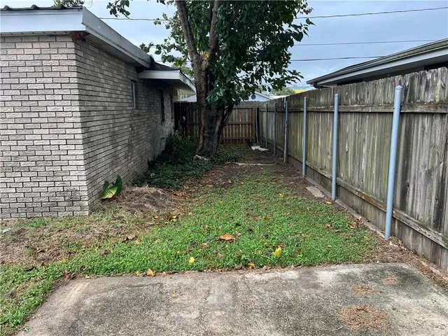 $1,800 | 2716 Riverland Drive, Chalmette, LA 70043