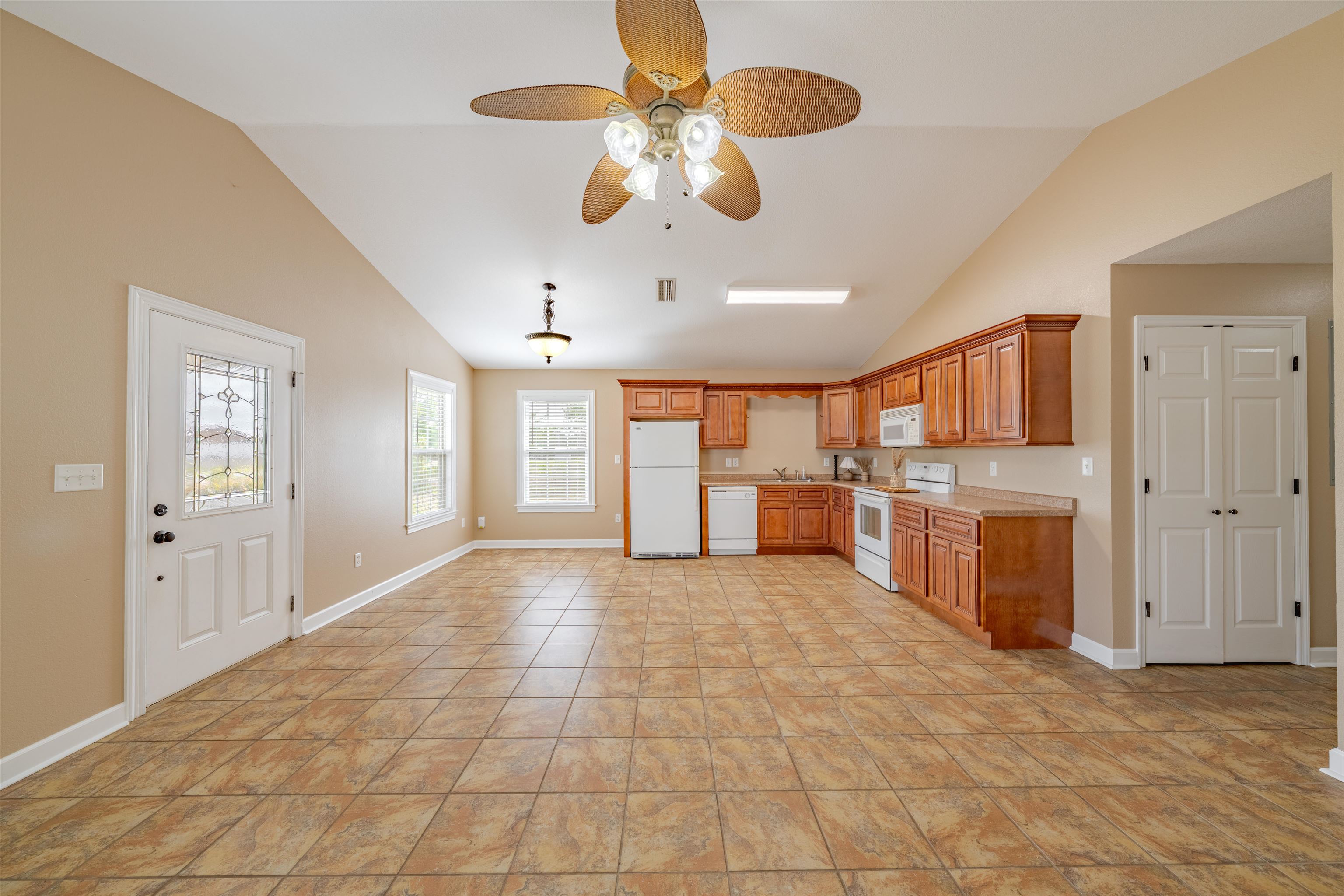 196 Leslie Lane Perry, FL 32348 - Photo 6 of 40
