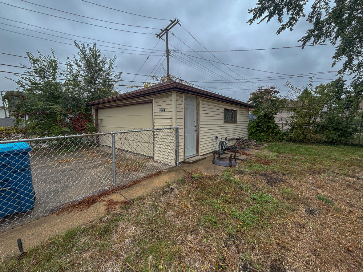 6844 Ridgeland Avenue Hammond, IN 46324 - Photo 21 of 21 a view of backyard of house