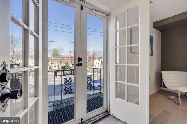 a view of entryway with living room