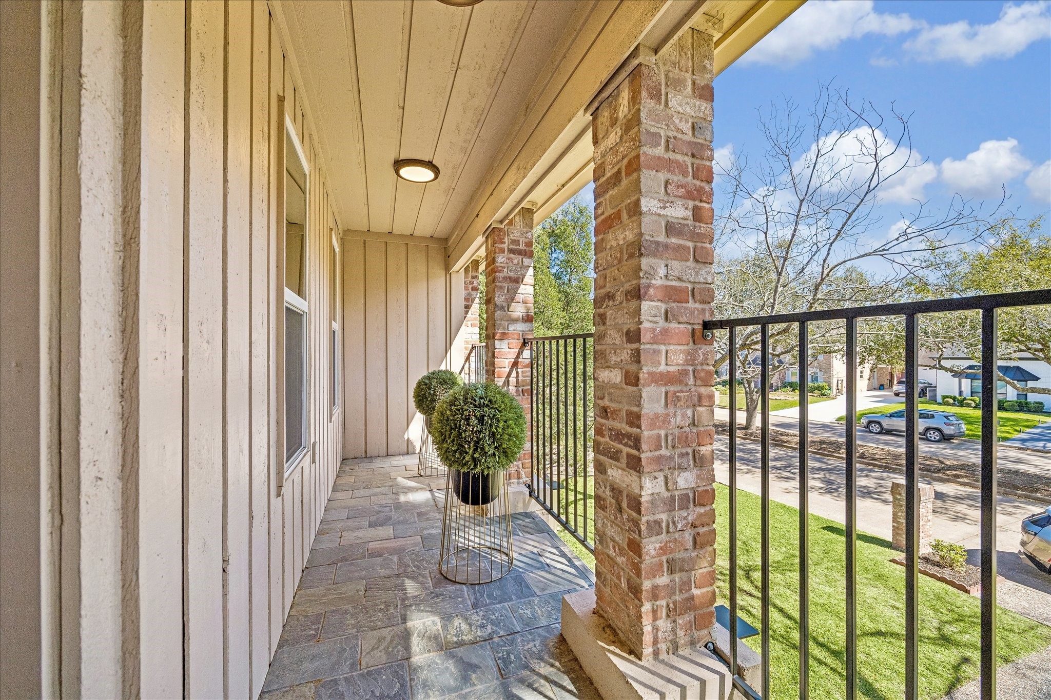 1030 Crossroads Drive Houston, TX 77079 - Photo 27 of 44 a view of a interior of the house