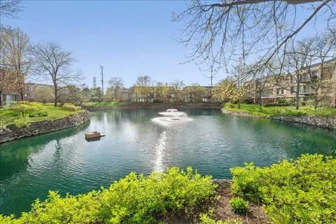 $649,000 | 1040 Arbor Lane, Northfield, IL 60093