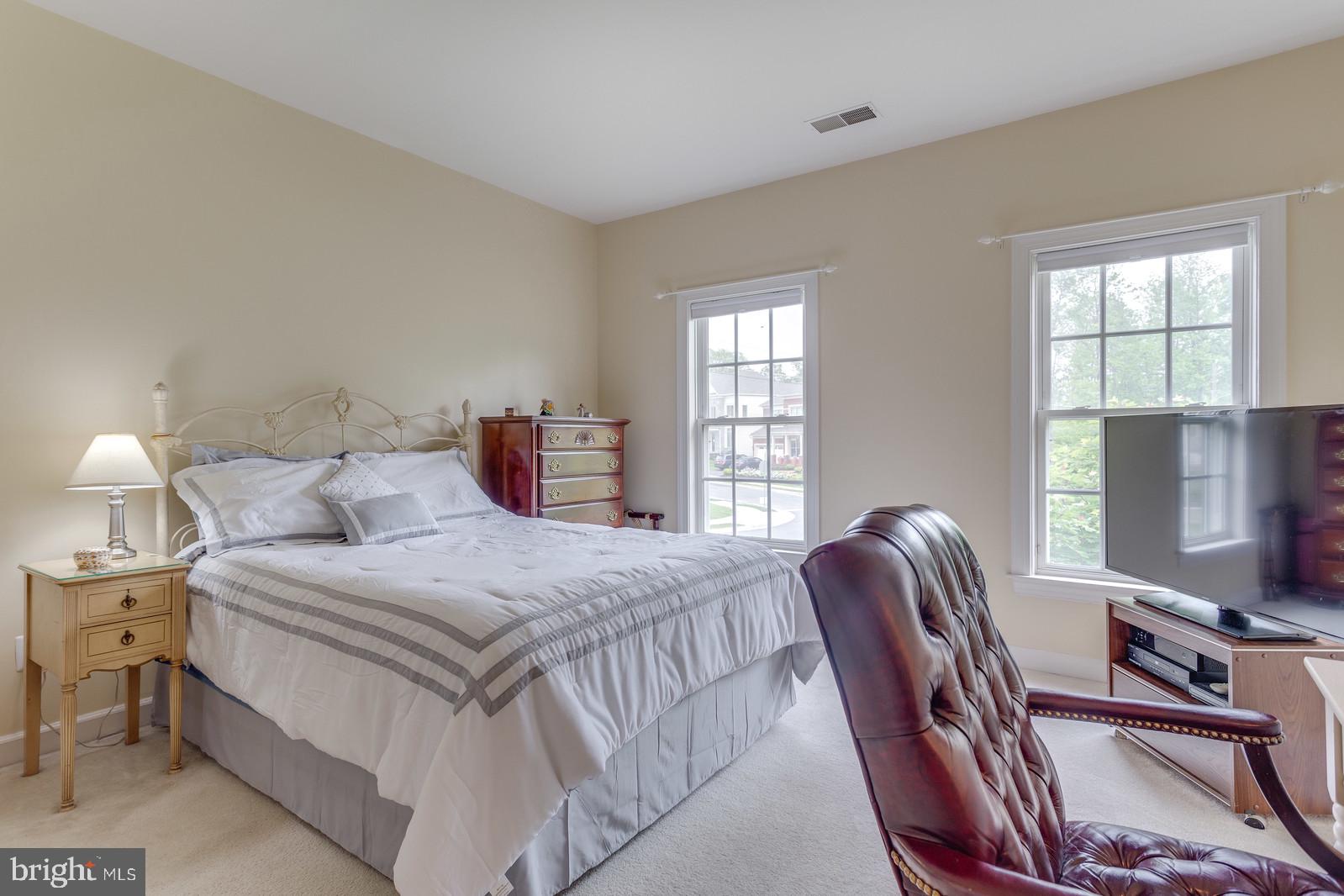 5010 Devin Green Lane Fairfax, VA 22030 - Photo 36 of 53 3rd spacious bedroom