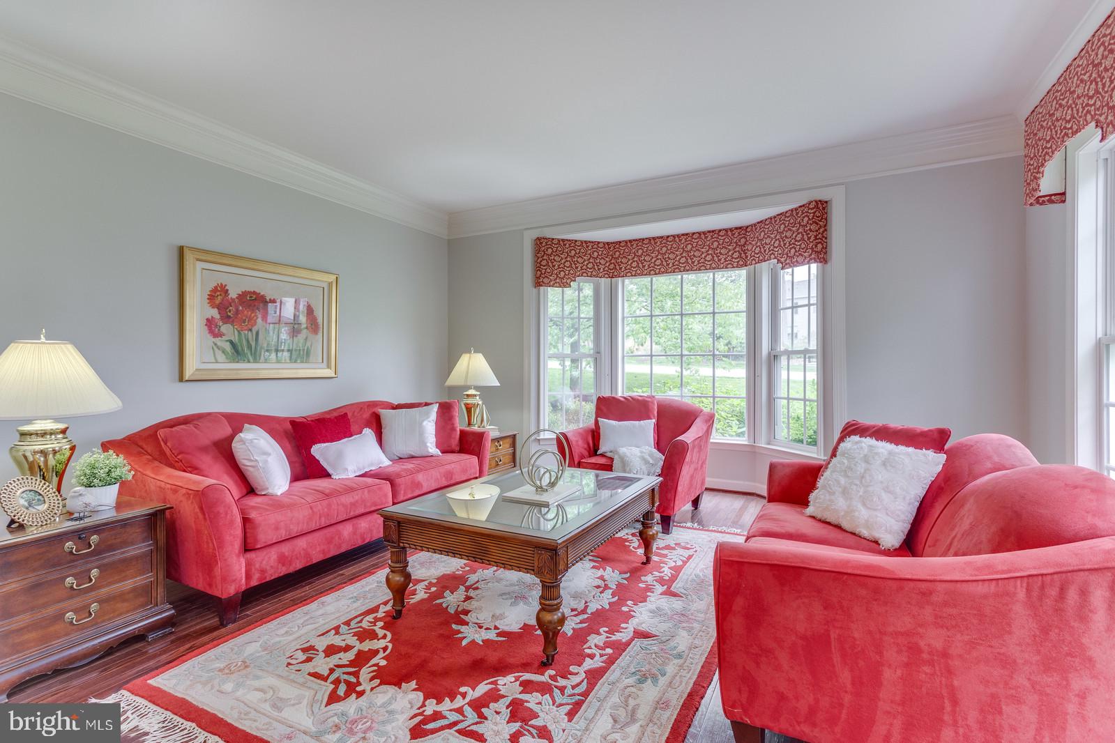 5010 Devin Green Lane Fairfax, VA 22030 - Photo 6 of 53 Lovely living room