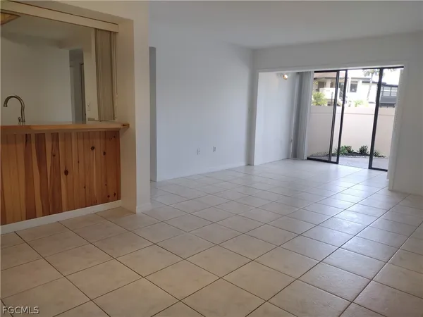 $1,900 | 1069 Villa Drive, Unit B103, LaBelle, FL 33935