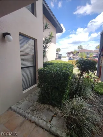 $1,900 | 1069 Villa Drive, Unit B103, LaBelle, FL 33935