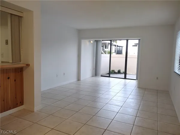 $1,900 | 1069 Villa Drive, Unit B103, LaBelle, FL 33935