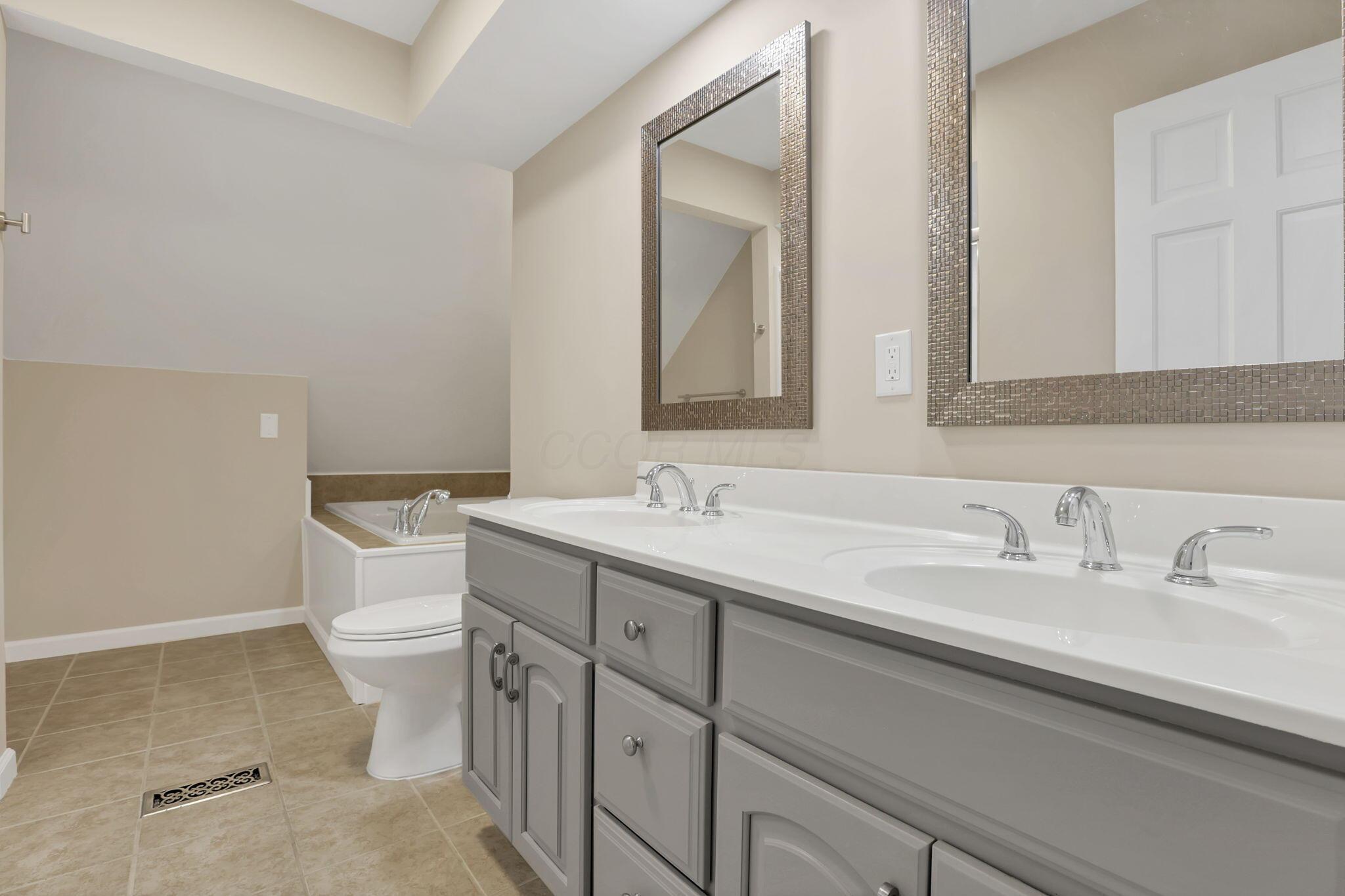 7048 Fitzgerald Road Dublin, OH 43017 - Photo 44 of 73 44-web-or-mls-4E7A4671