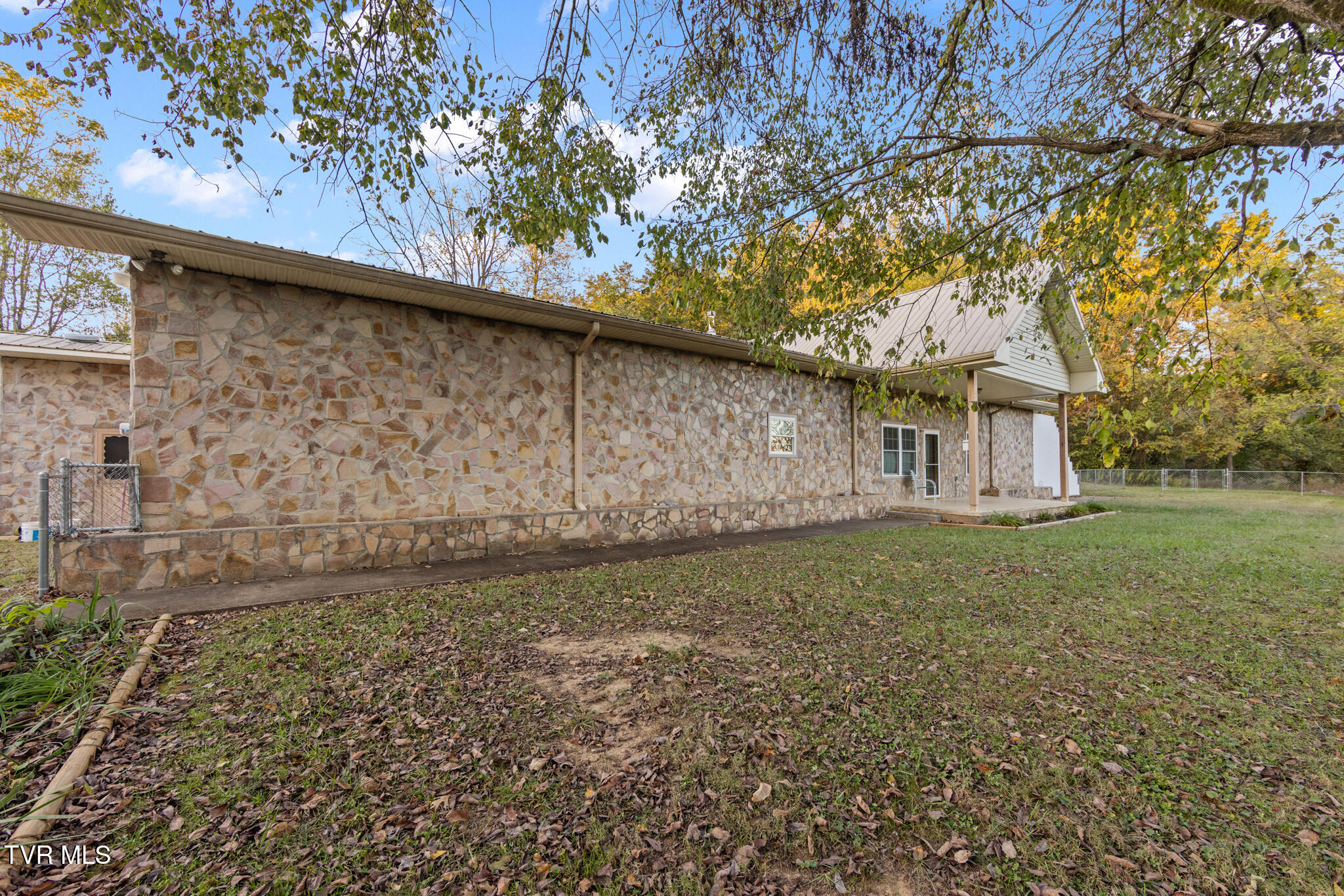 645 Elmwood Road Midway, TN 37809 - Photo 18 of 38 Midway-17