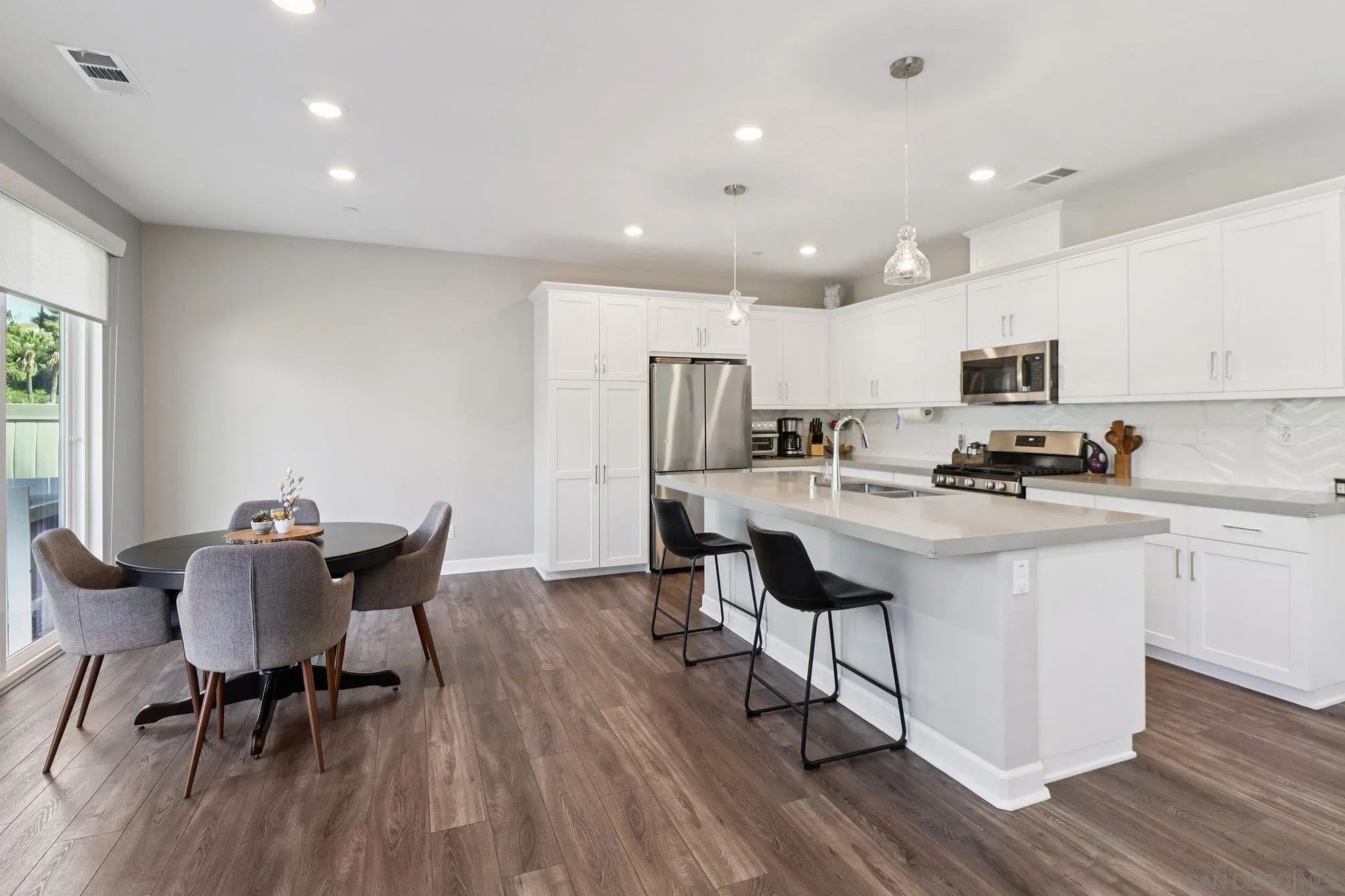 10128 Hercules Way Spring Valley, CA 91977 - Photo 12 of 60 Gallery Image 12