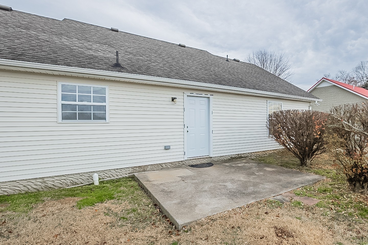 692 Crescent Road Murfreesboro, TN 37128 - Photo 22 of 23 a view of backyard of house