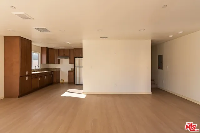 $2,900 | 1118 West 110th Street, Unit B, Los Angeles, CA 90044