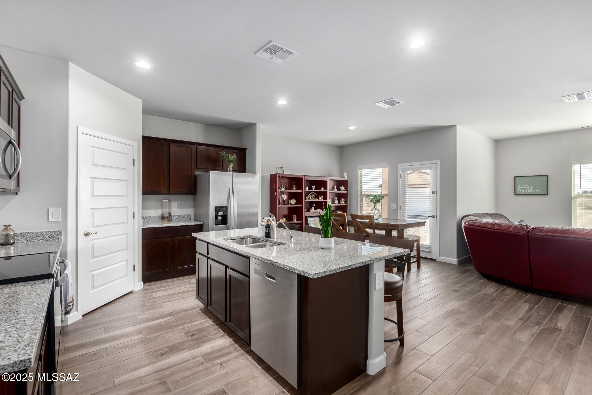 17141 West Gatling Road Marana, AZ 85653 - Photo 6 of 37
