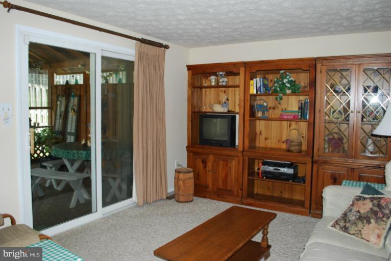 9361 Northgate Road Laurel, MD 20723 - Photo 3 of 30 Family Room