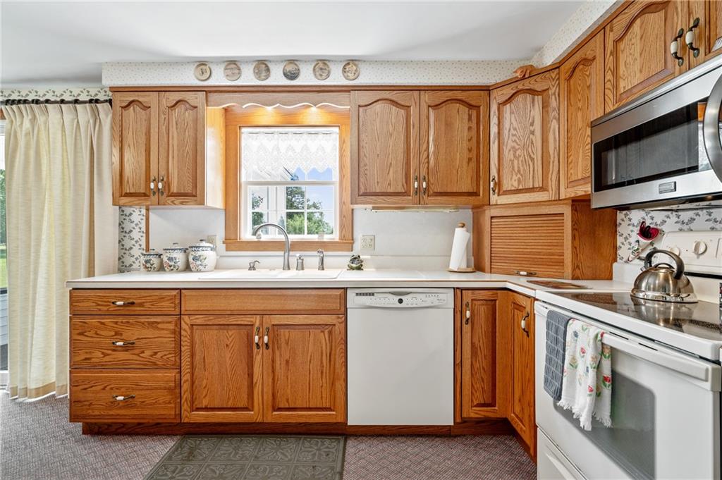 68 Gasper Road Grove City, PA 16127 - Photo 8 of 25 Gallery Image 8