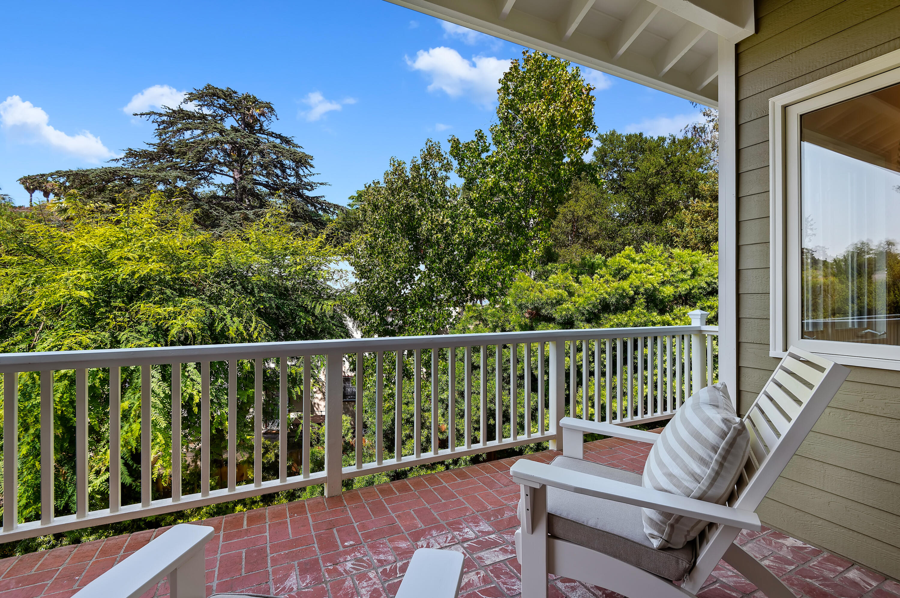 3848-2 Crescent Drive Santa Barbara, CA 93110 - Photo 13 of 32 a balcony with wooden floor and outdoor seating