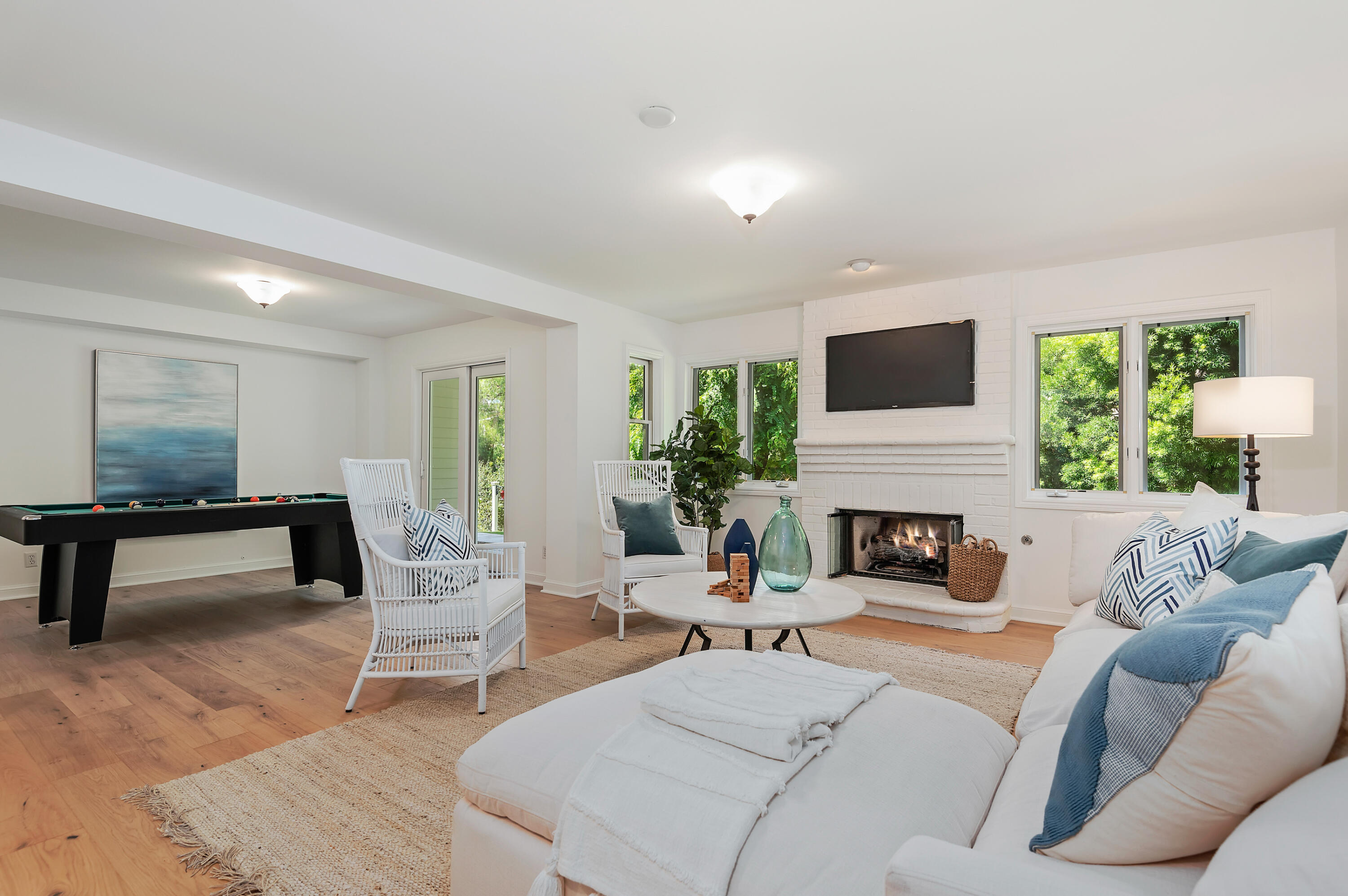 3848-2 Crescent Drive Santa Barbara, CA 93110 - Photo 24 of 32 a living room with furniture and a fireplace