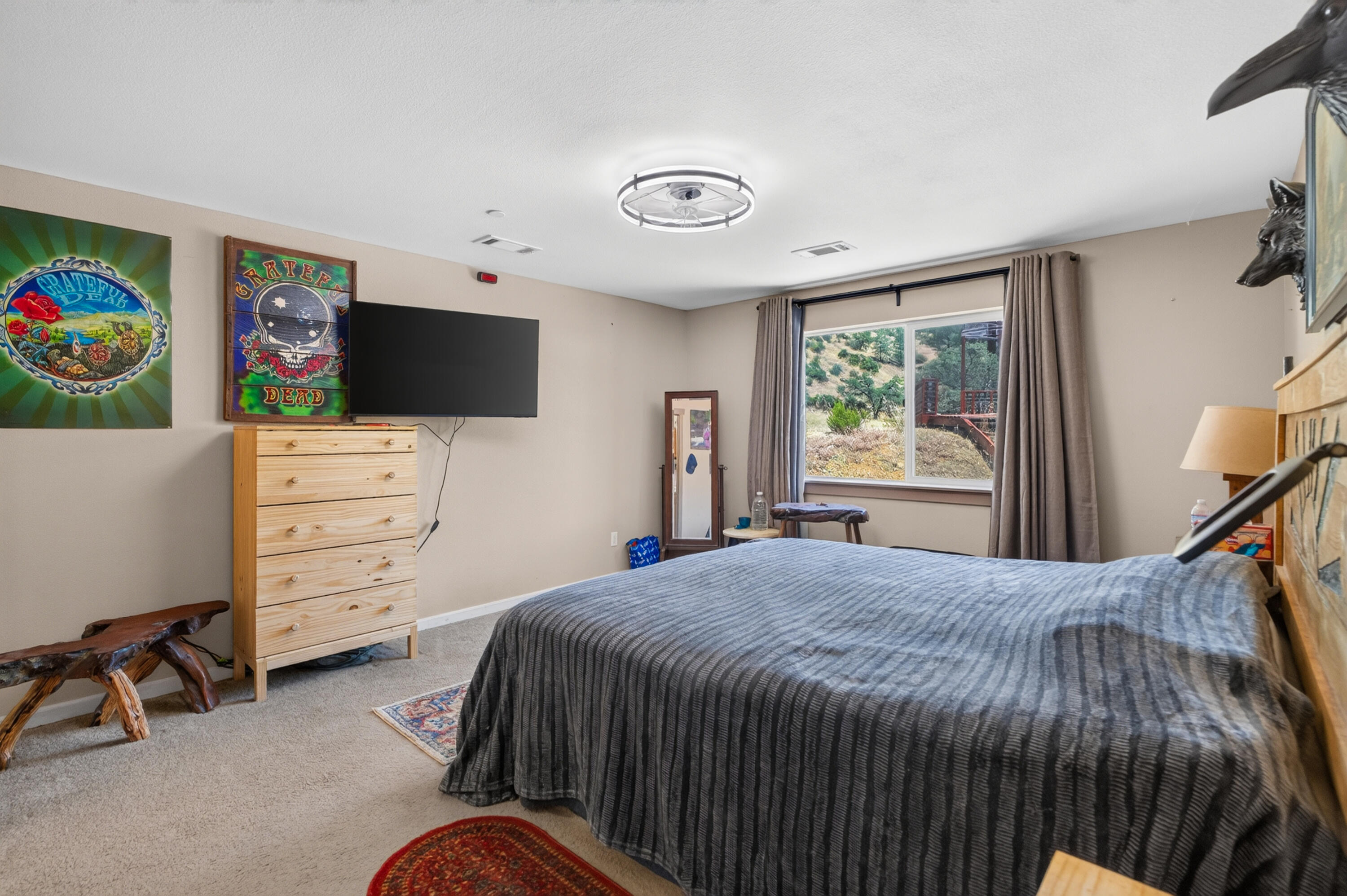 3463 Fiddlers Road Igo, CA 96047 - Photo 12 of 32 Primary Bedroom