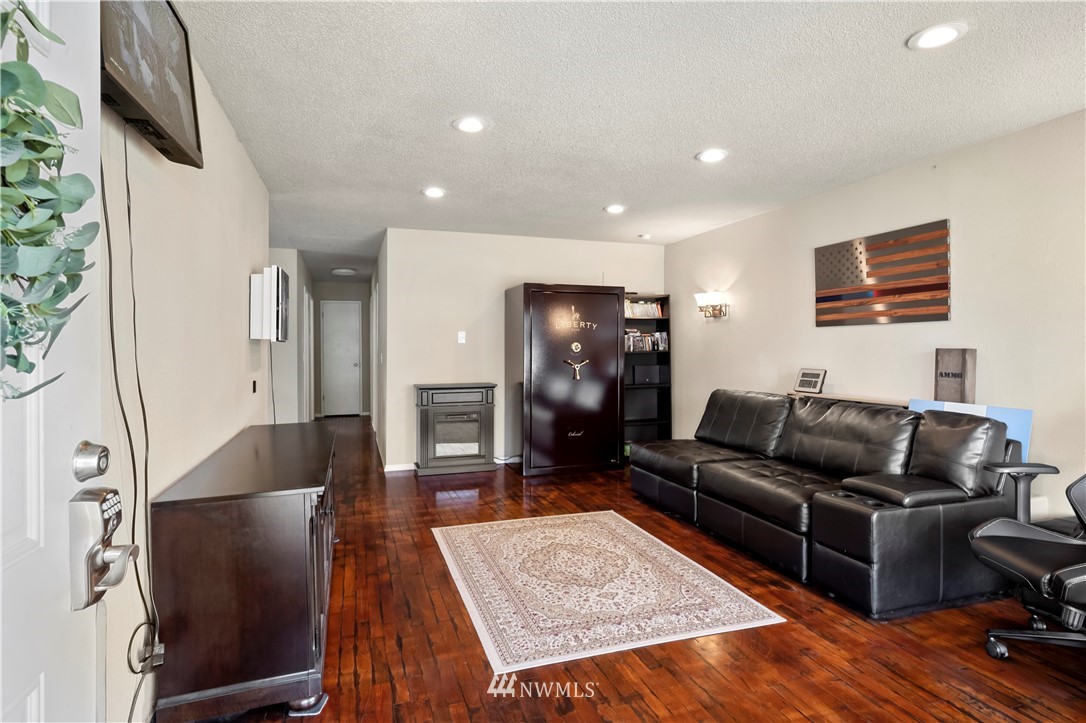 617 Coolidge Road Aberdeen, WA 98520 - Photo 2 of 28 Gallery Image 2