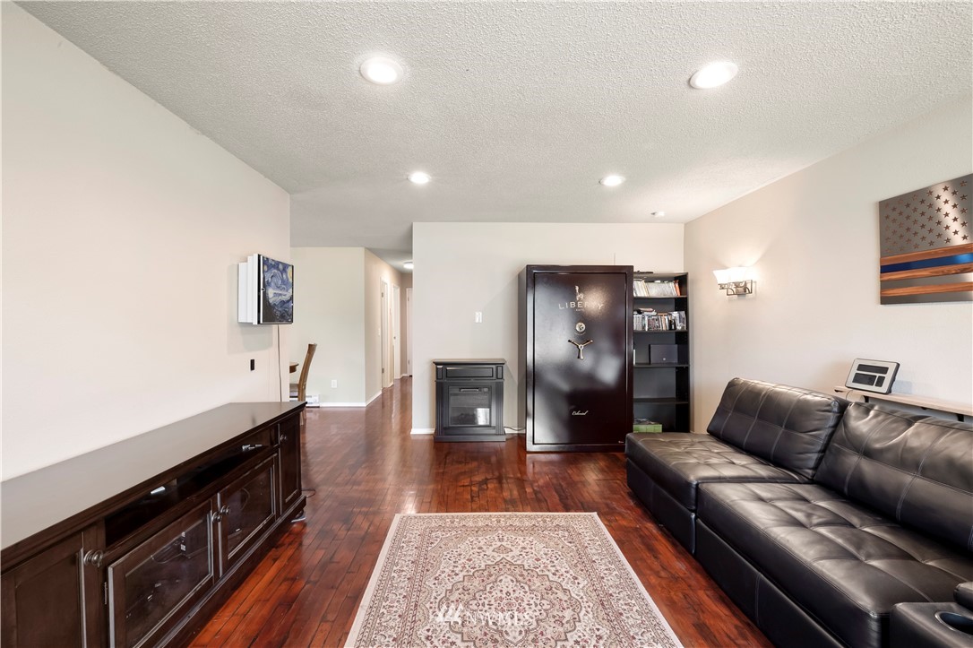 617 Coolidge Road Aberdeen, WA 98520 - Photo 4 of 28 Gallery Image 4