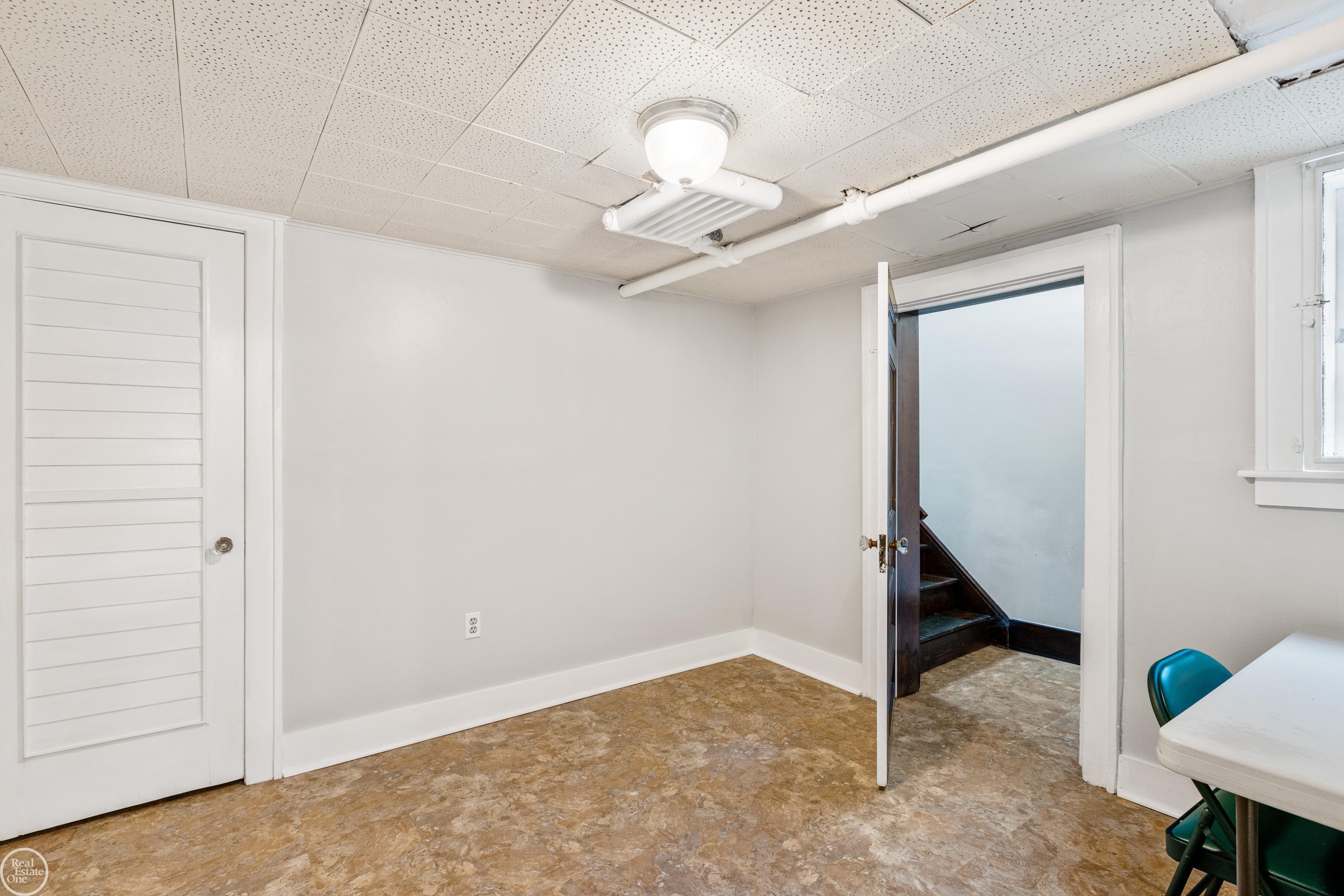 930 Barrington Road Grosse Pointe Park, MI 48230 - Photo 29 of 40