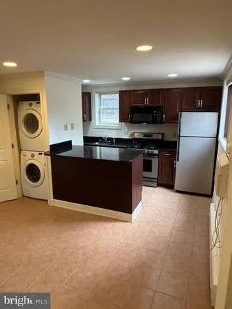 $2,200 | 4206 Washington Boulevard, Unit 3, Arlington, VA 22201