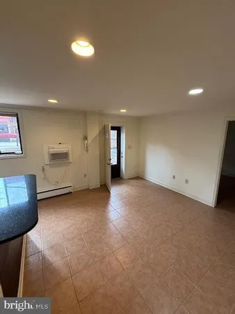 $2,200 | 4206 Washington Boulevard, Unit 3, Arlington, VA 22201