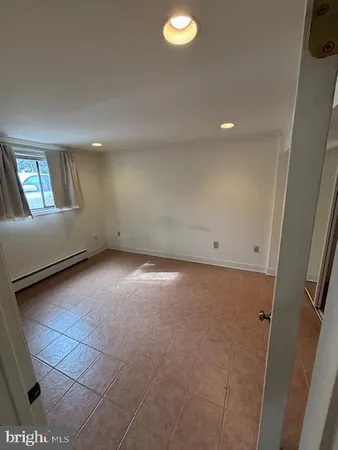 $2,200 | 4206 Washington Boulevard, Unit 3, Arlington, VA 22201