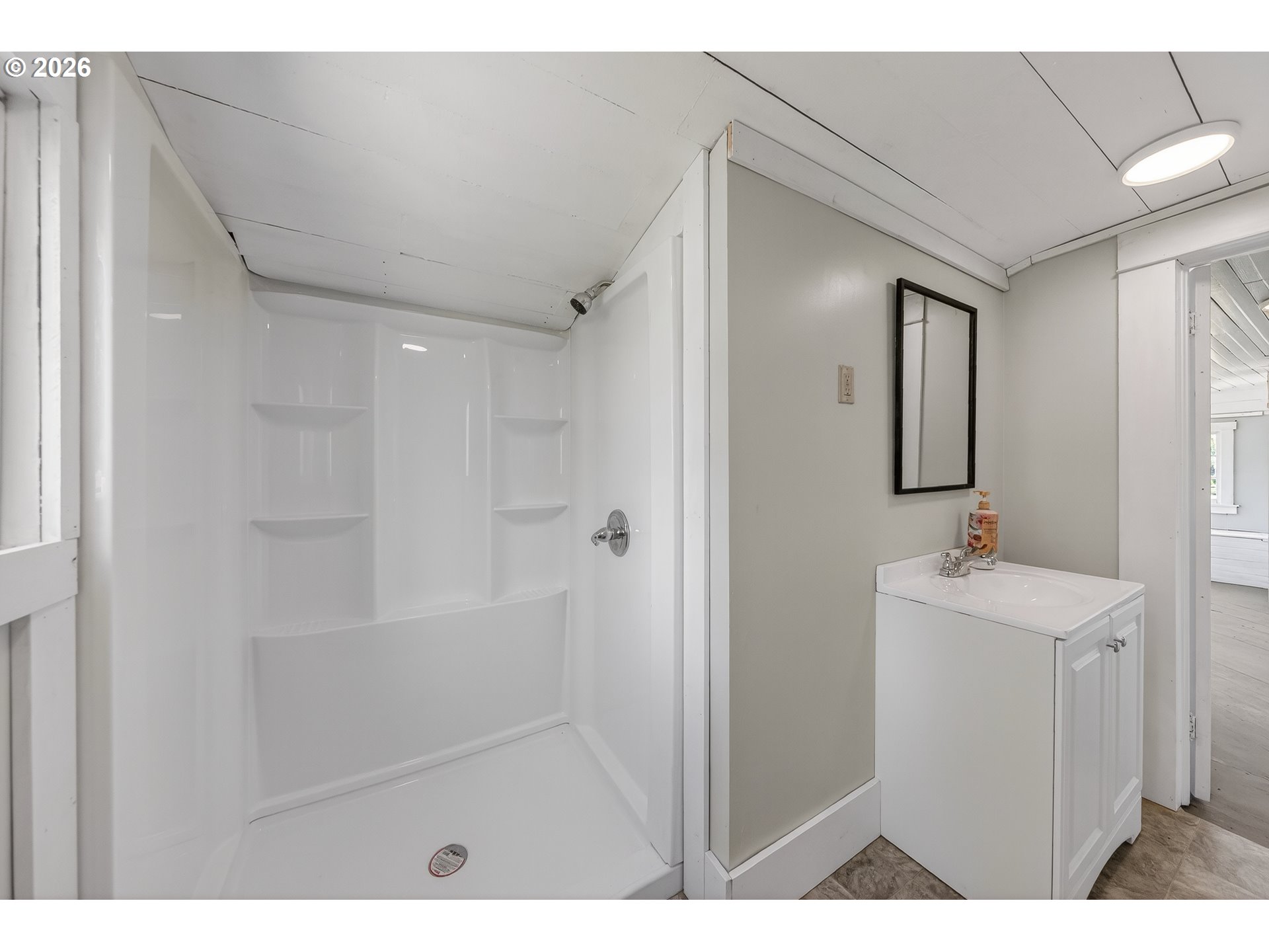 412 Azalea-Glen Road Azalea, OR 97410 - Photo 17 of 38 Bathroom