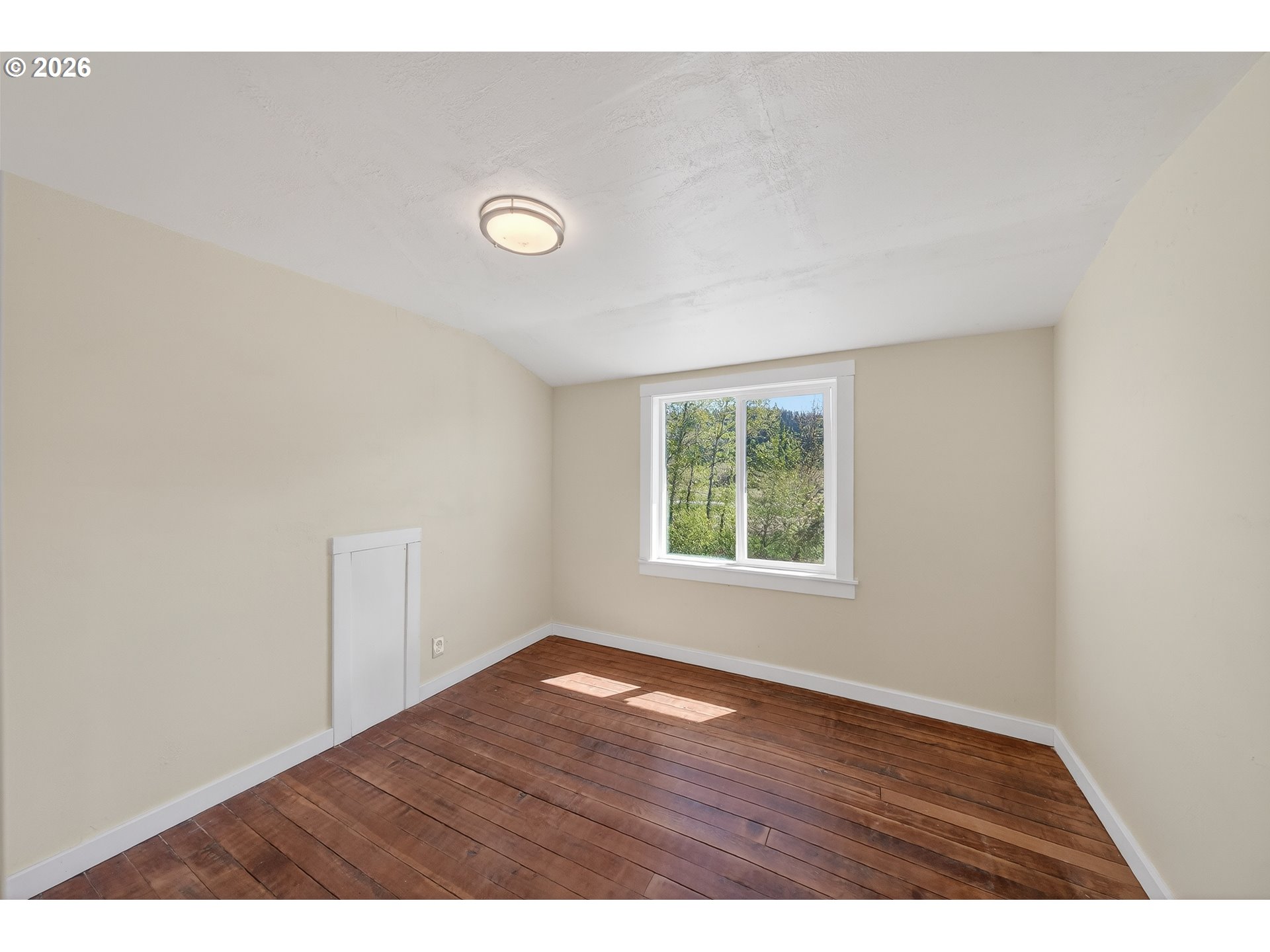 412 Azalea-Glen Road Azalea, OR 97410 - Photo 24 of 38 Bedroom