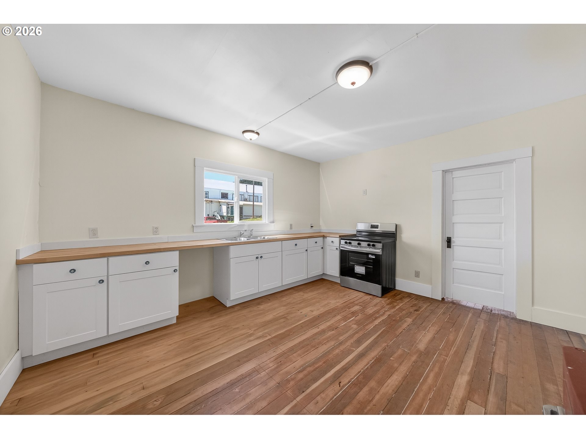 412 Azalea-Glen Road Azalea, OR 97410 - Photo 9 of 38 Kitchen