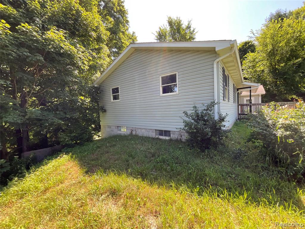 942 Angle Road Lapeer, MI 48446 - Photo 20 of 26