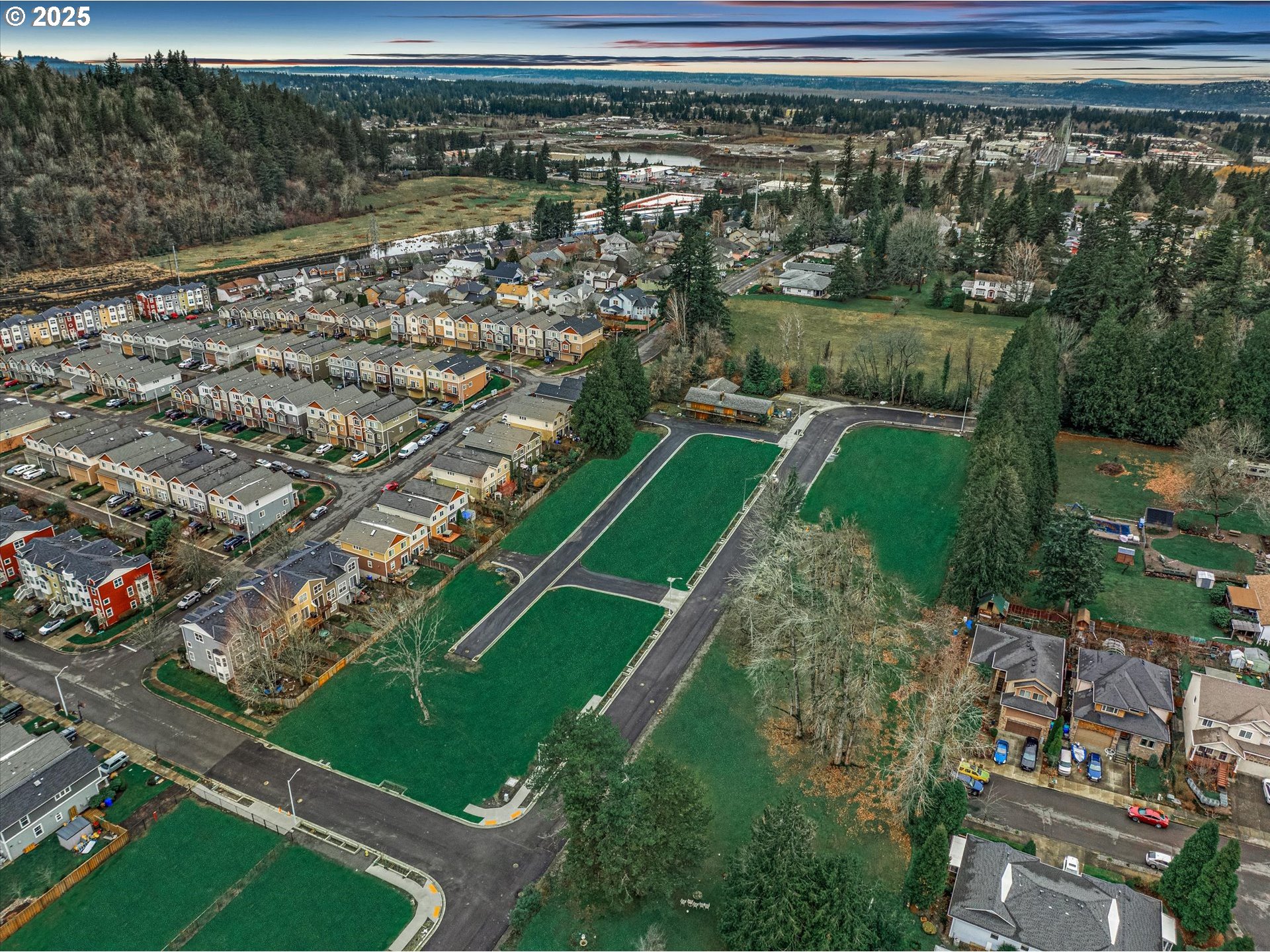 Southwest Mawrcrest Avenue, Unit 2730 Gresham, OR 97030 - Photo 4 of 9 a view of a city