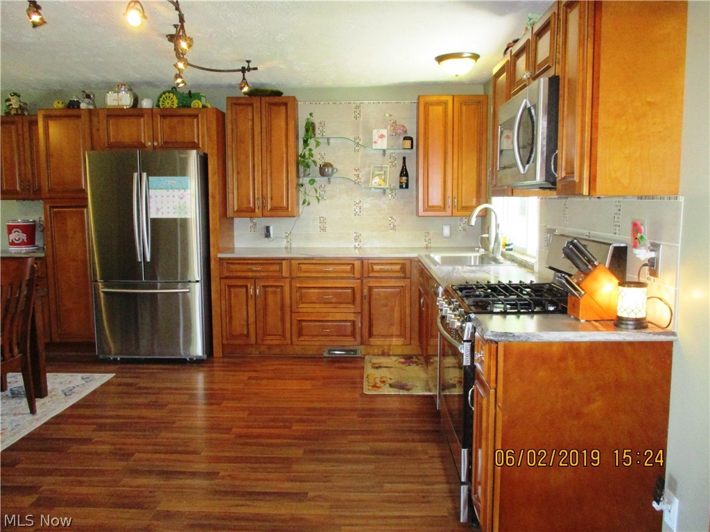 6803 Lake Road Madison, OH 44057 - Photo 15 of 25 Beautifully updated kitchen