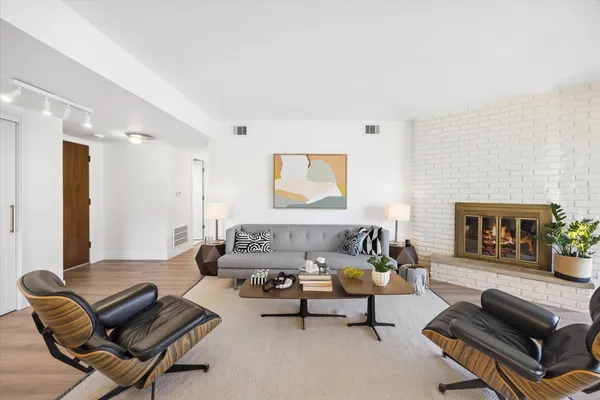 $295,000 | 11130 NW Road, Unit B, Palos Hills, IL 60465