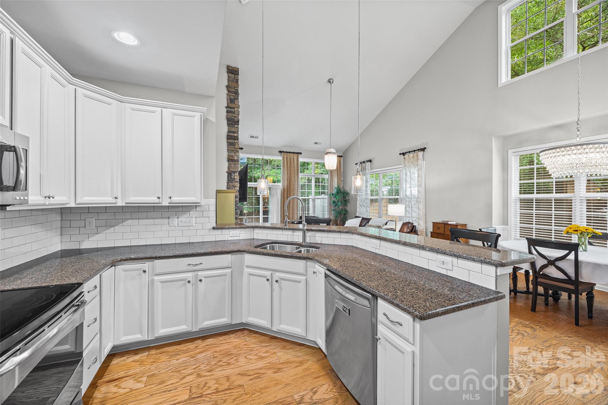706 Deerbrook Lane Tega Cay, SC 29708 - Photo 11 of 39 Gallery Image 11
