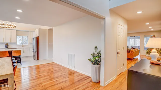 $650,000 | 1018 Laurelwood Drive, Kingsport, TN 37660