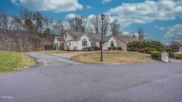 $650,000 | 1018 Laurelwood Drive, Kingsport, TN 37660