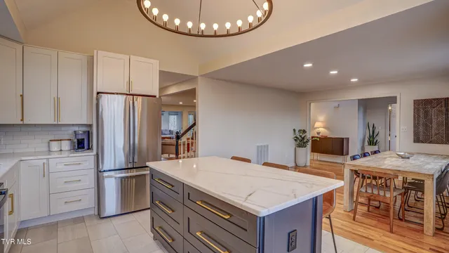 $650,000 | 1018 Laurelwood Drive, Kingsport, TN 37660