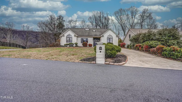 $650,000 | 1018 Laurelwood Drive, Kingsport, TN 37660