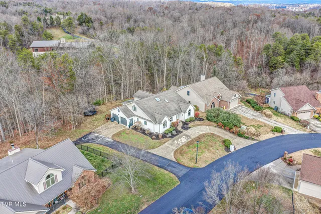 $650,000 | 1018 Laurelwood Drive, Kingsport, TN 37660