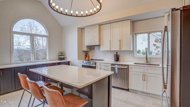 $650,000 | 1018 Laurelwood Drive, Kingsport, TN 37660