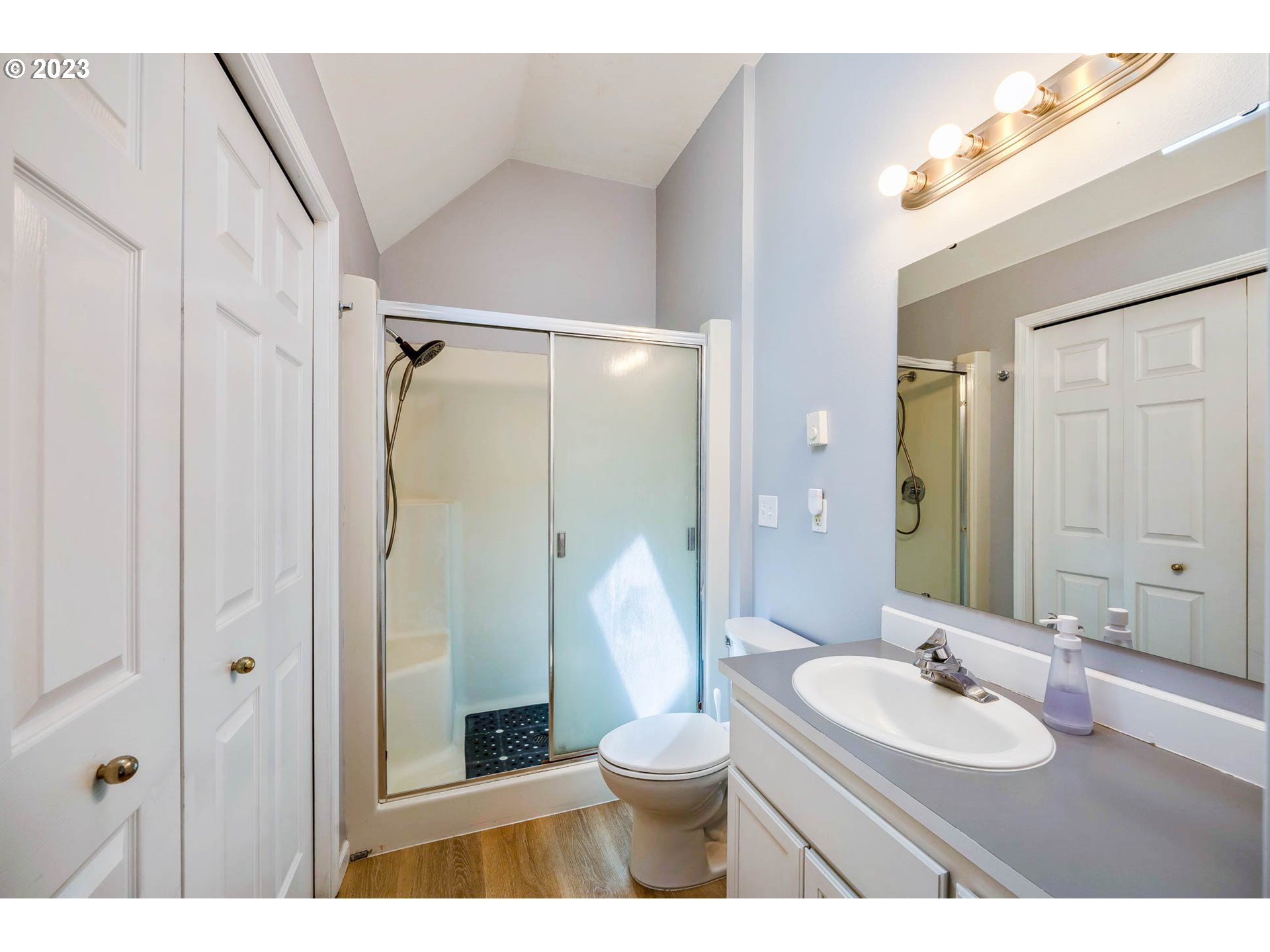 3595 Arbor Avenue Eugene, OR 97402 - Photo 20 of 26 a bathroom with a sink and toilet
