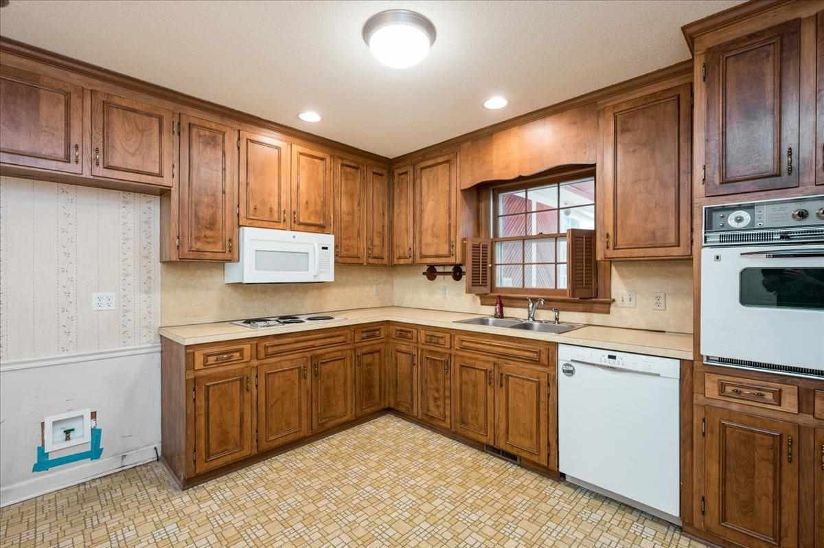 1007 Braxton Court Raleigh, NC 27606 - Photo 10 of 28 Photo 10