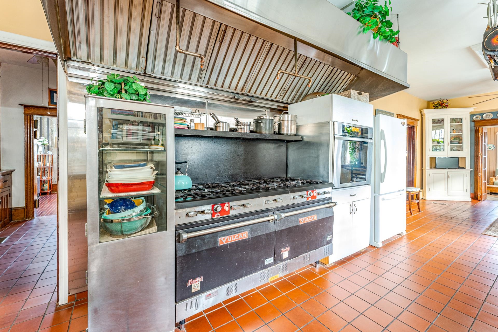 825 Bay Somers Point, NJ 08244 - Photo 8 of 41 a kitchen that has a stove and a microwave