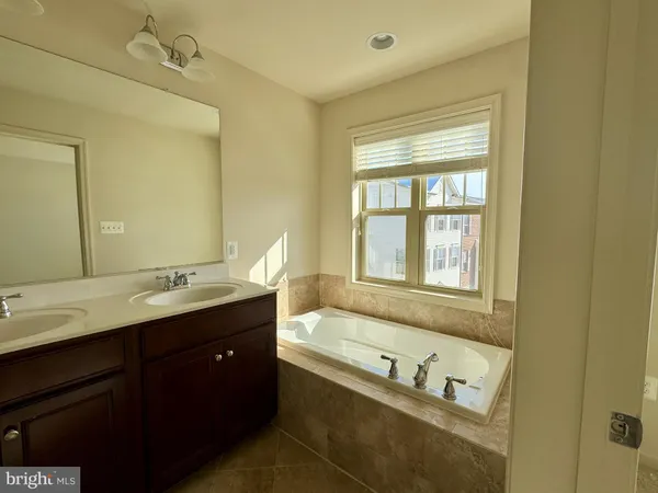 $3,000 | 13948 Estuary Drive, Clarksburg, MD 20871