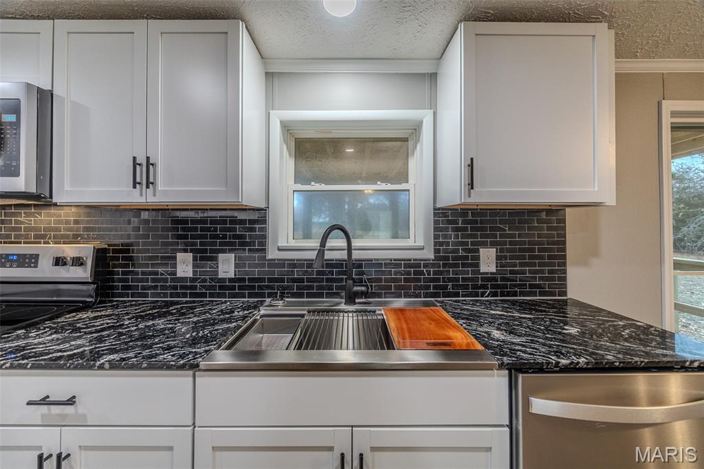 25305 County Rd MM-335 Lebanon, MO 65536 - Photo 18 of 33