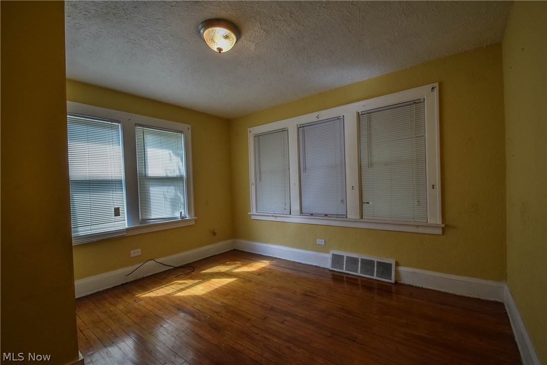 1152 Pomona Road Cleveland Heights, OH 44121 - Photo 7 of 22