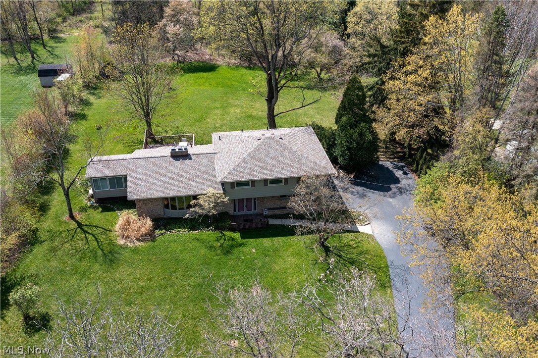 4664 Ranchwood Road Akron, OH 44333 - Photo 3 of 35